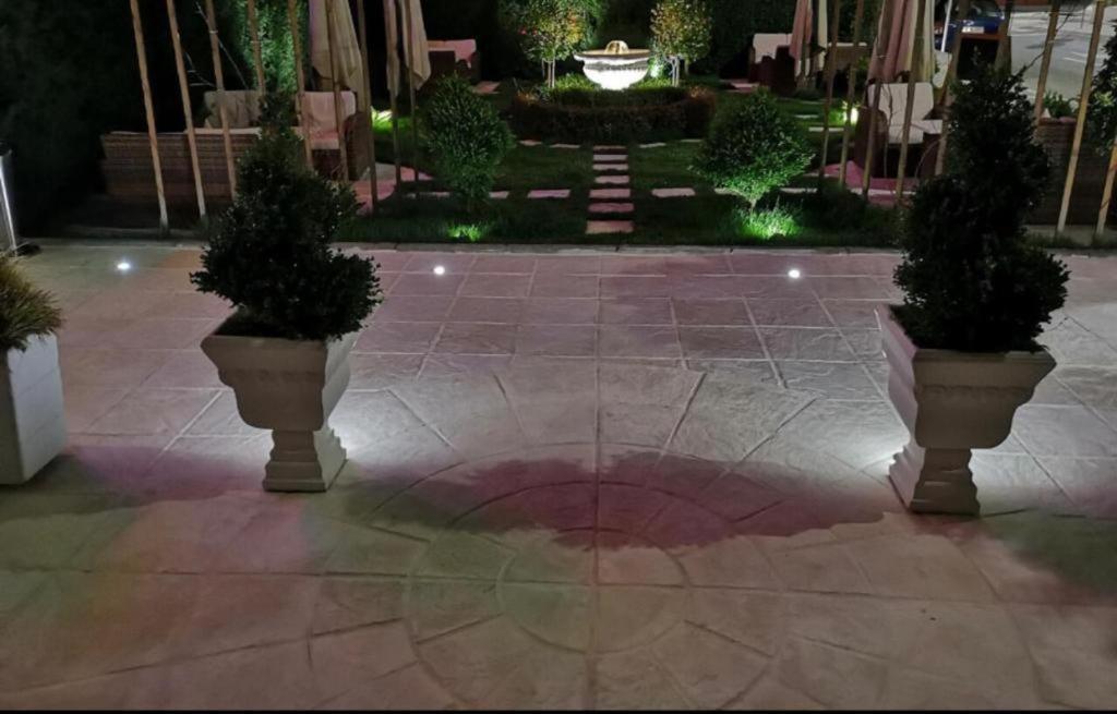 Hotel Ideall Podgorica Bagian luar foto