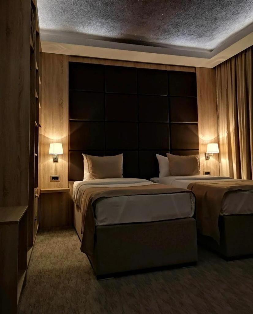 Hotel Ideall Podgorica Bagian luar foto