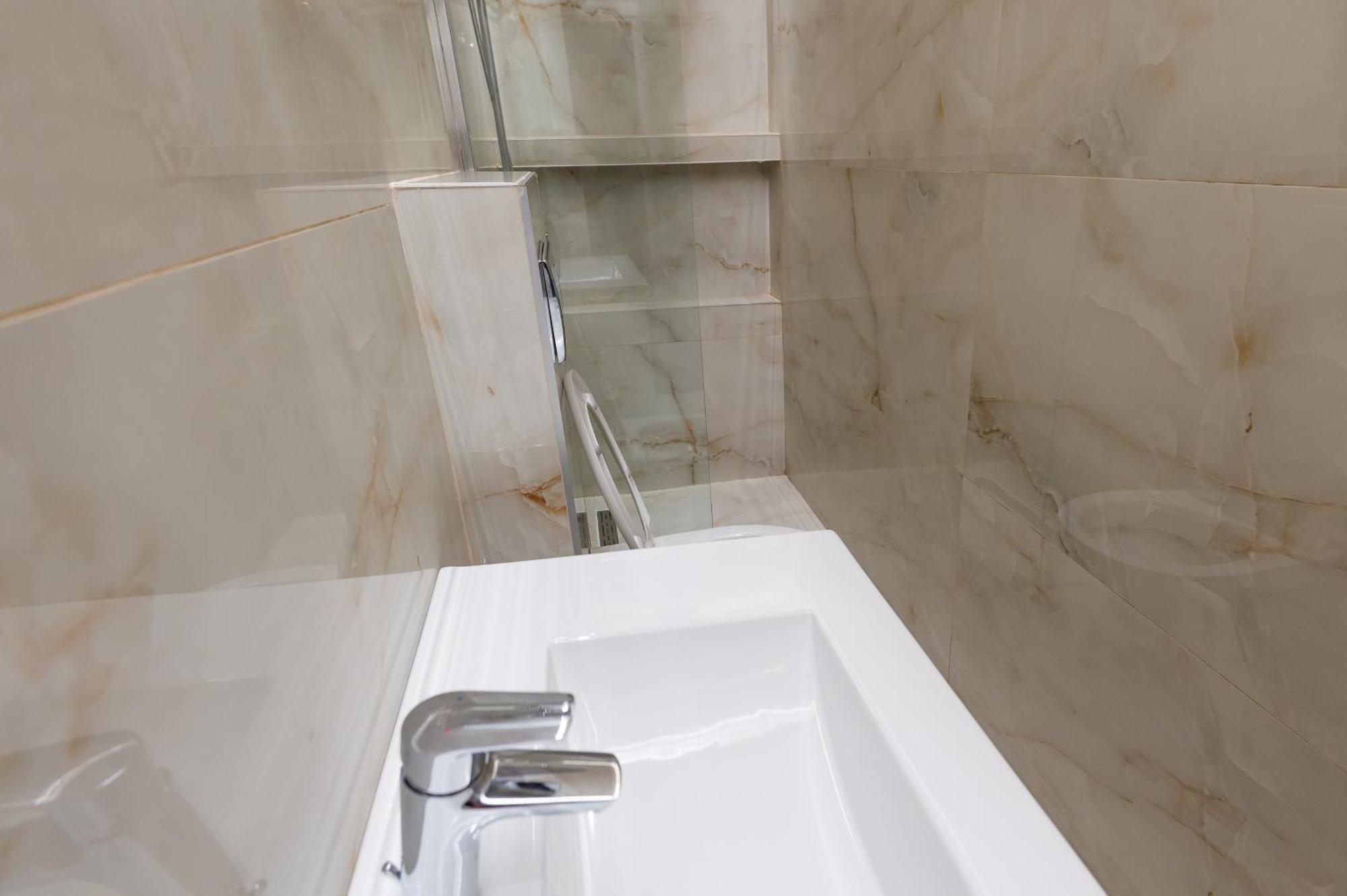 Hotel Ideall Podgorica Bagian luar foto