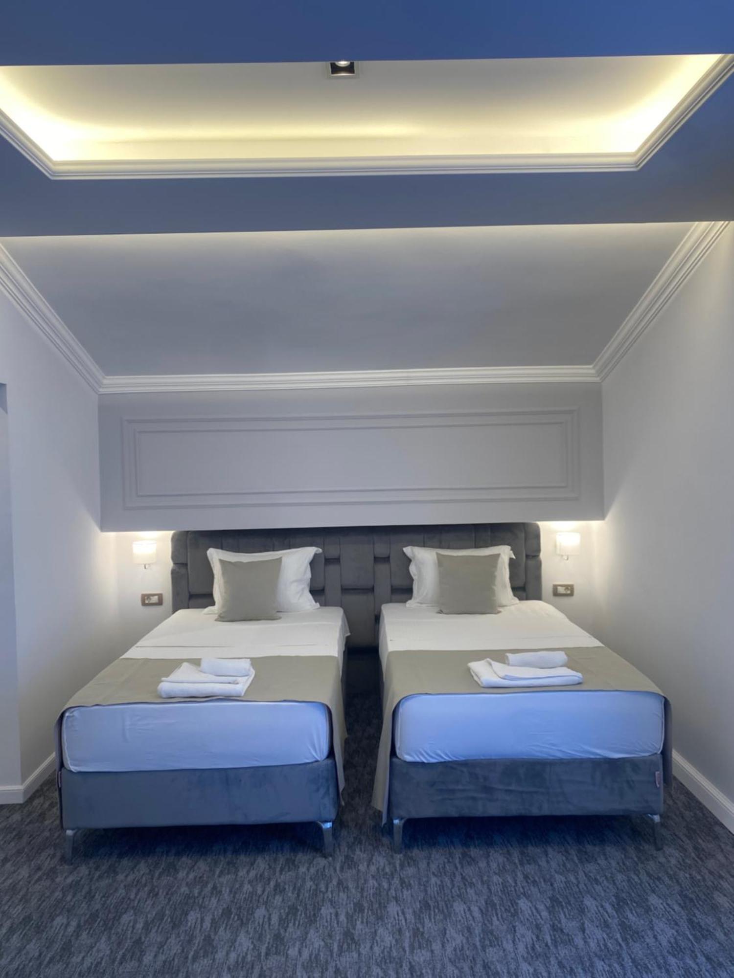 Hotel Ideall Podgorica Bagian luar foto