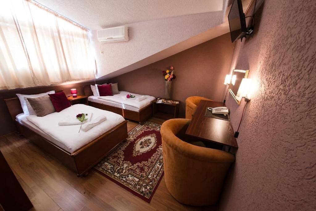 Hotel Ideall Podgorica Ruang foto