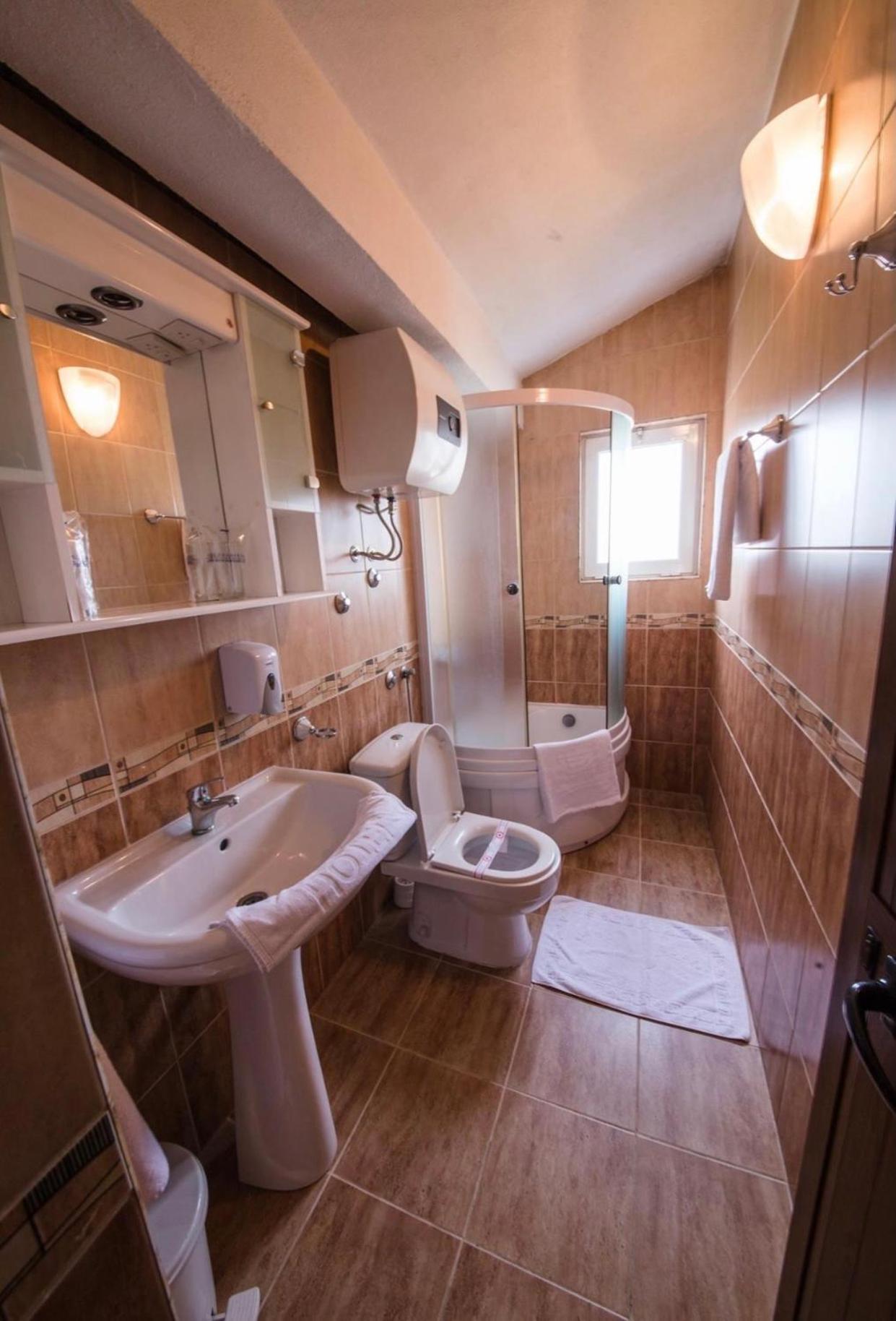 Hotel Ideall Podgorica Ruang foto