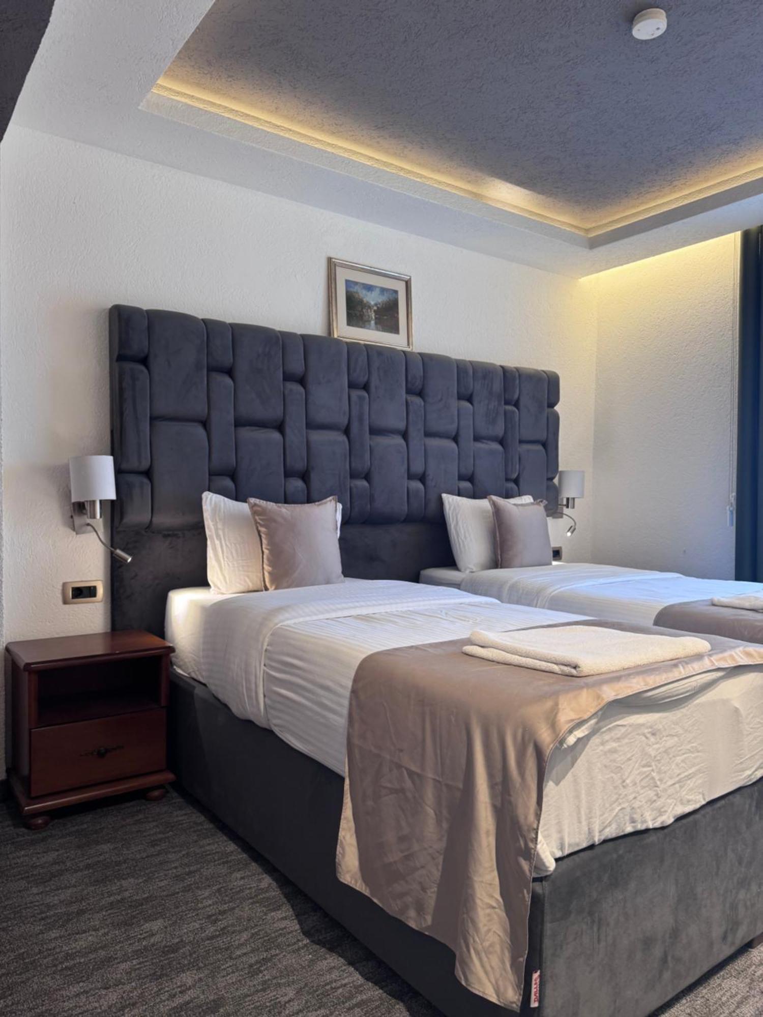 Hotel Ideall Podgorica Bagian luar foto