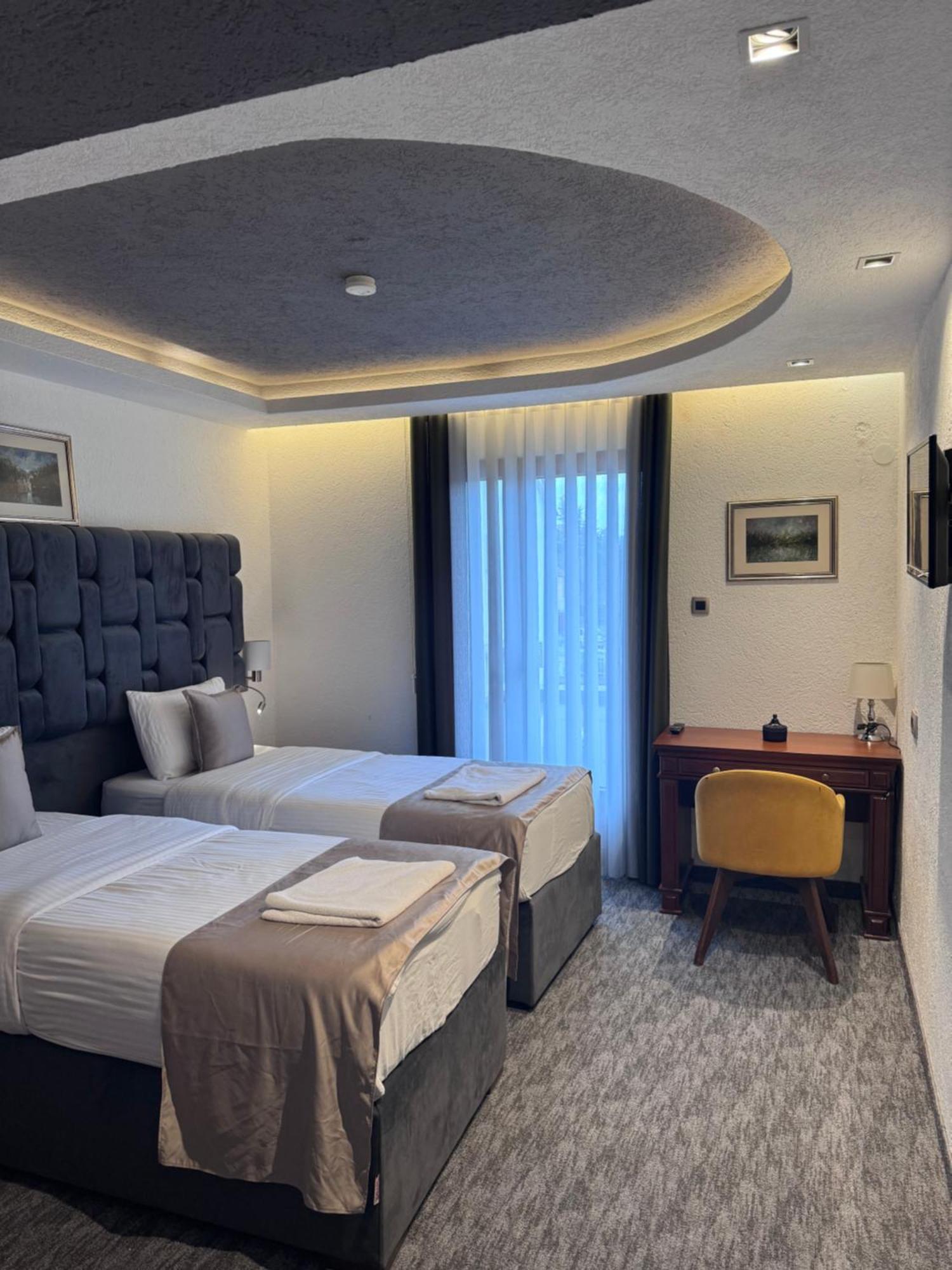 Hotel Ideall Podgorica Bagian luar foto